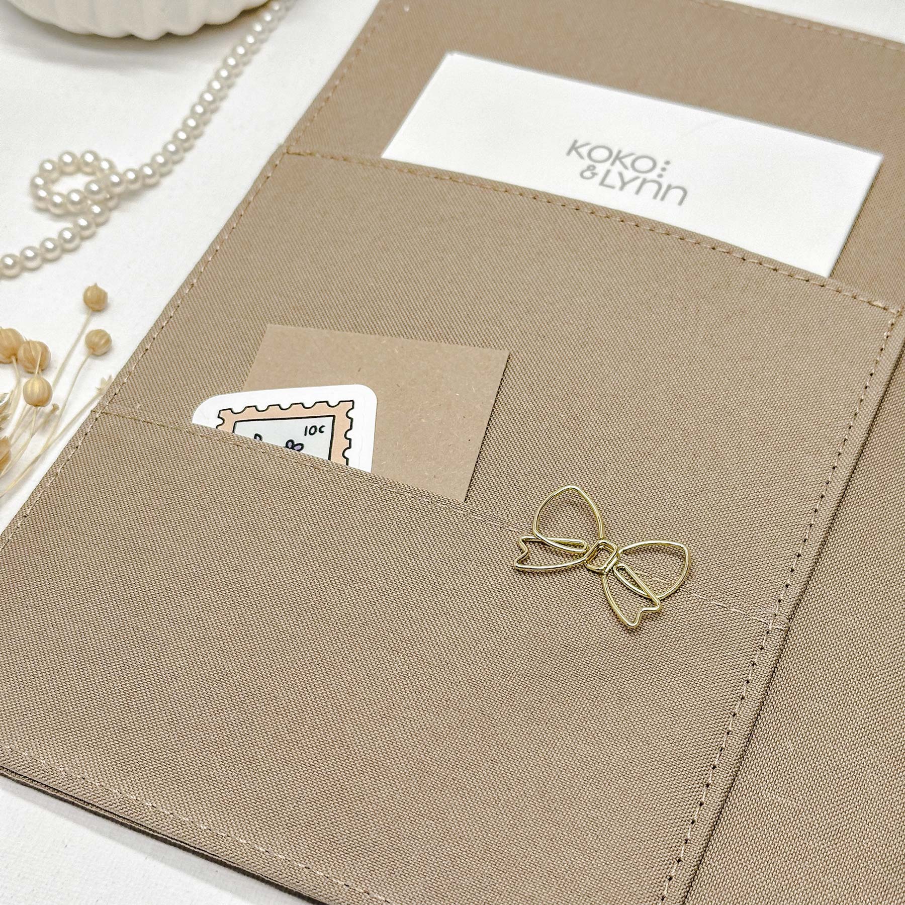 Bow paper clips - Gold - 5 pieces - Image 3