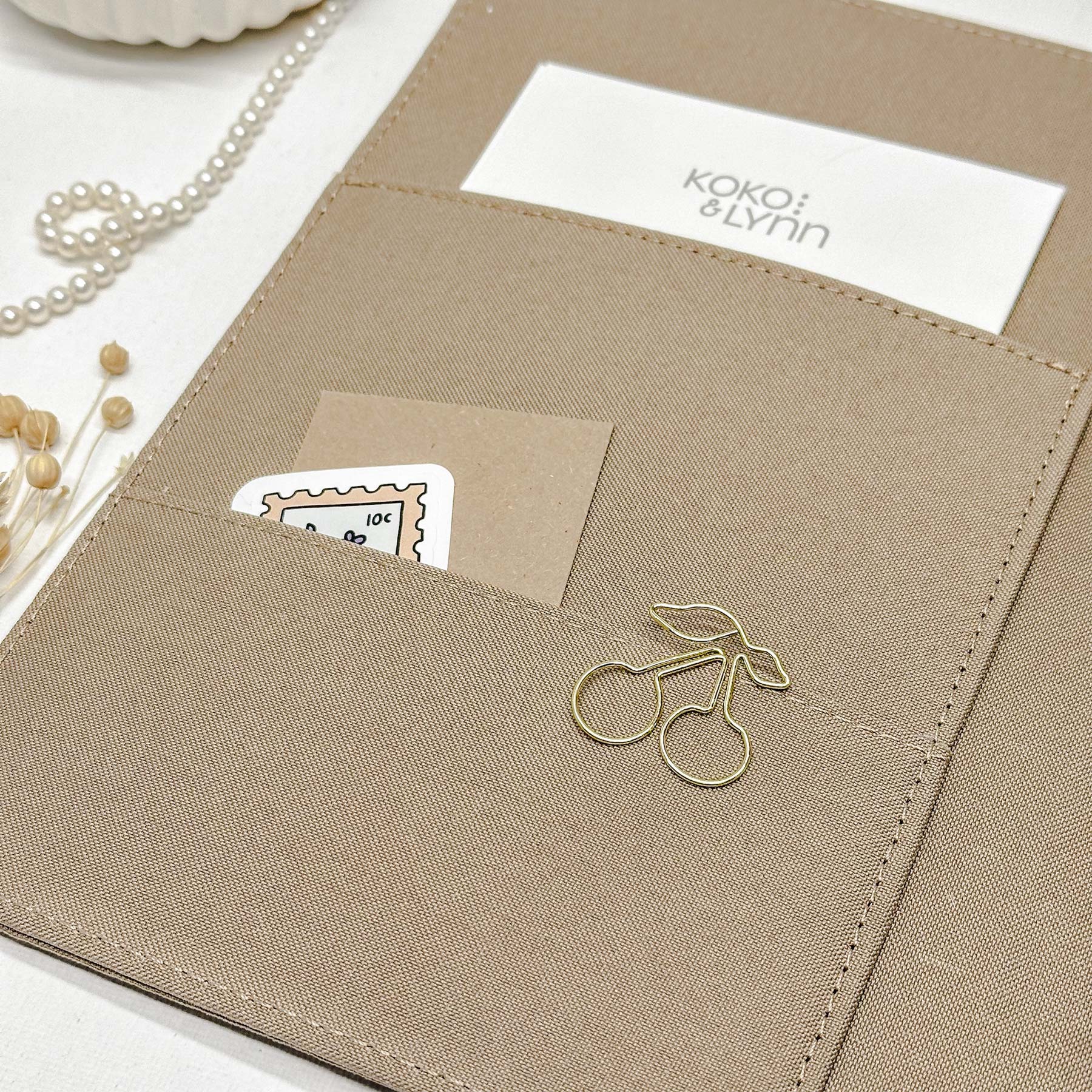 Cherries paper clips - Gold - 5 pieces - Image 3