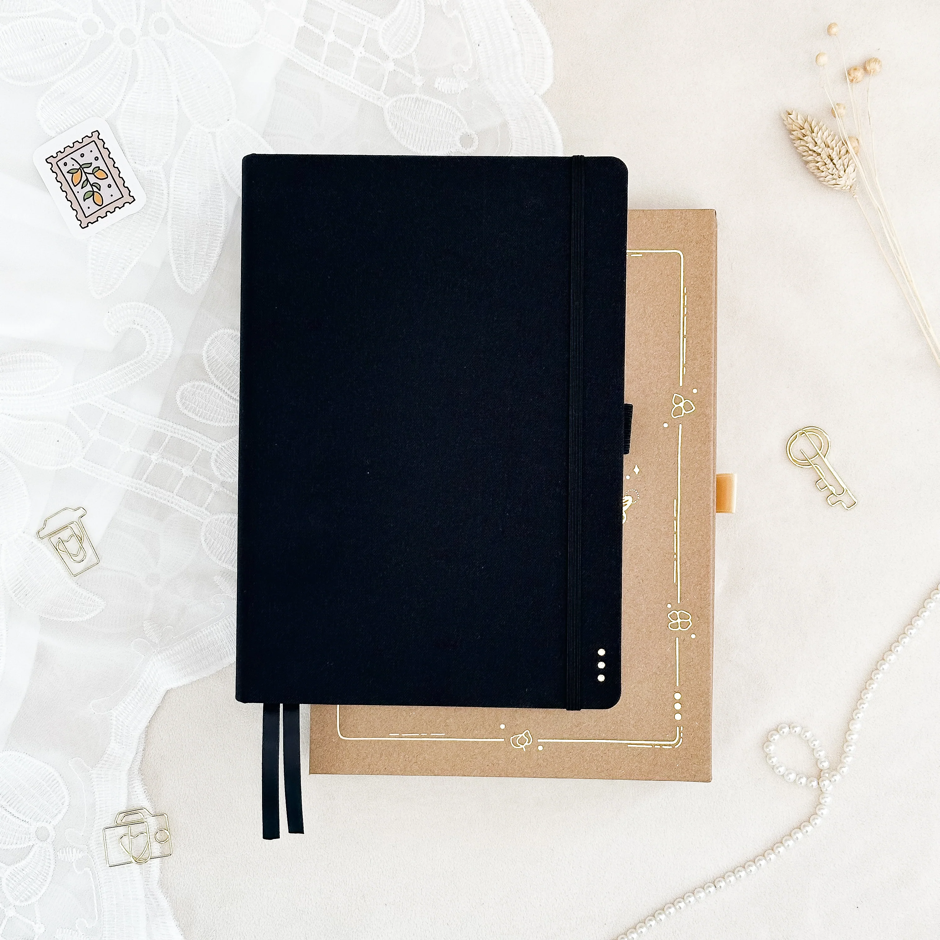 Hand-drawn planner - Undated - 100% recycled paper - Olive - Image 4